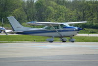 N9896H @ I19 - 1981 Cessna 182R