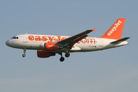G-EJAR @ EBBR - Arrival of flight EZY4701 to RWY 25L - by Daniel Vanderauwera