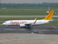 TC-AAT @ EDDL - Pegasus Airlines, Boeing 737-82R