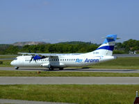 EI-REH @ EGPH - Arann 464 taxiing to runway 06 - by Mike stanners