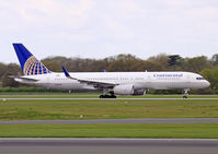 N19136 @ EGCC - Continental Airlines - by vickersfour