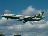 B-16101 @ EGLL - Landing at the 27L