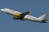 EC-KMI @ VIE - Vueling Airbus A320-216