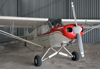 OE-ADK @ LOAV - in the hangar