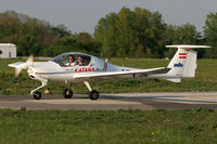 OE-AGA @ LOAV - taxi to hangars