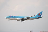 HL7472 @ EDDF - Korean Als. landing Rwy 25L