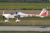 OE-AKM @ LOAN - Landing on Runway 28 - by Lötsch Andreas