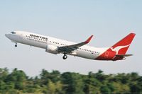 VH-VXE @ WADD - Qantas - by Lutomo Edy Permono