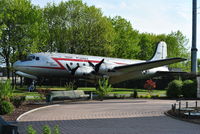 44-9063 @ EDDF - Memorial to the Berlin Airlift 1948/9