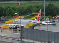 OE-IHC @ VIE - NIKI's newest Embraer E 190 - probably one of the first pictures of this plane