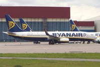 EI-EFD @ EGGW - Ryanair B737 at Luton - by Terry Fletcher