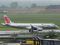OE-IHD @ VIE - NIKI's newest Embraer E 190 - probably one of the first pictures of this plane - by P. Radosta - www.austrianwings.info