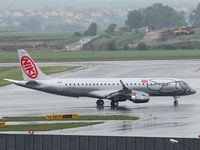 OE-IHD @ VIE - NIKI's newest Embraer E 190 - probably one of the first pictures of this plane - by P. Radosta - www.austrianwings.info