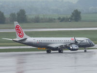 OE-IHD @ VIE - NIKI's newest Embraer E 190 - probably one of the first pictures of this plane - by P. Radosta - www.austrianwings.info
