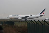 F-GZCL @ LFPG - on transit at CDG whis new peint - by juju777