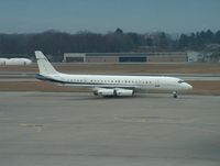 P4-DCE @ LSGG - Nice Bizzjet - by ghans