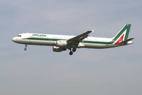 EI-IXZ @ EBBR - Flight AZ156 is descending to RWY 25L