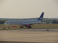 LN-RKH @ KIAD - Just landed on a flight from Scandinavia