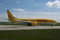 D-AHFP @ EDDM - Taking on a ramp tour - by N-A-S