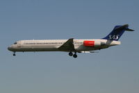 SE-DIC @ EBBR - Arrival of flight SK593 to RWY 25L
