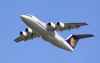 D-AVRG @ LOWG - LH Avro RJ 85