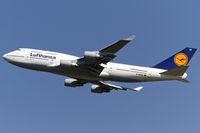 D-ABVK @ EDDF - departure via RW25R