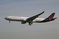 OO-SFW @ EBBR - Arrival of flight SN465 to RWY 25L