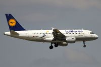 D-AILU @ EDDF - on final RW07R - by Friedrich Becker