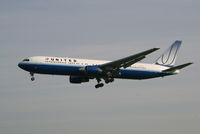 N659UA @ EBBR - Arrival of flight UA972 to RWY 25L