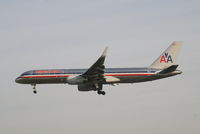 N173AN @ EBBR - Arrival of flight AA172 to RWY 25L - by Daniel Vanderauwera