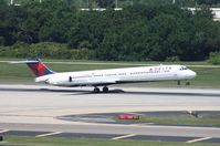 N946DL @ TPA - Delta MD-88