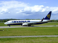 EI-DWO @ EGPH - Ryanair Boeing 737-8AS Taxiing to runway 06