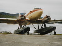 N130Q @ MOOS - Folsome Air Service, Greenville , ME.

24th International Sea Plane Fly In , 1997
Moosehead Lake, Greenville , Maine, USA - by Henk Geerlings