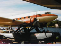 N130Q @ XXXX - Folsome Air Service, Greenville , ME.

24th International Sea Plane Fly In , 1997
Moosehead Lake, Greenville , Maine, USA

Scan from photograph - by Henk Geerlings