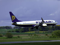 EI-DWJ @ EDI - Ryanair Boeing 737-8AS landing on runway 06