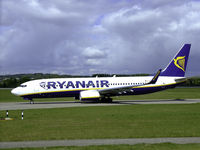 EI-DYD @ EDI - Ryanair Boeing 737-8AS Taxiing to runway 06