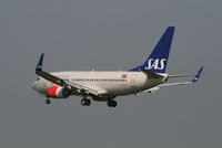 LN-RRA @ EBBR - Several seconds before landing on RWY 25L