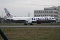 N395AN @ LFPG - on transit at CDG - by juju777