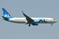 C-GOAF @ EGNT - Boeing 737-86N on finals to 07 at Newcastle Airport in 2008. - by Malcolm Clarke