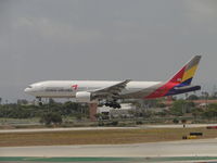 HL7597 @ LAX - Landing on runway 24R - by Helicopterfriend