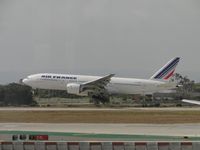 F-GSPE @ LAX - Landing 24R - by Helicopterfriend