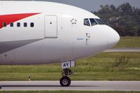 OE-LAY @ LOWW - Austrian Airlines - by Delta Kilo