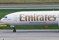 A6-ECS @ VIE - Emirates Boeing 777-31HER - by Chris J