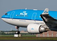 PH-AOL @ EHAM - A 330-203 - by Roland Bergmann-Spotterteam Graz