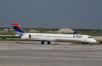 N910DN @ KORD - MD-90-30 - by Mark Pasqualino