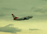 OE-LNL @ LOWW - Departure into the evening sky. - by David Goetzl - DGpictures
