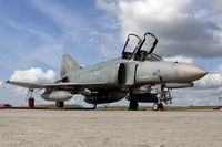 37 75 @ ETNL - waiting for the crew - by Friedrich Becker