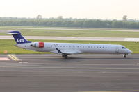 OY-KFF @ EDDL - SAS, Canadair CL-600-2D24 Regional Jet CRJ-900ER, CN: 15231, Aircraft Name: Karl Viking - by Air-Micha