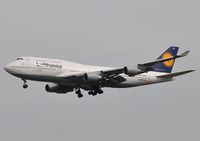 D-ABVY @ EDDF - Lufthansa on short finals