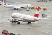 OE-LBP @ LOWW - Austrian - by Artur Bado?